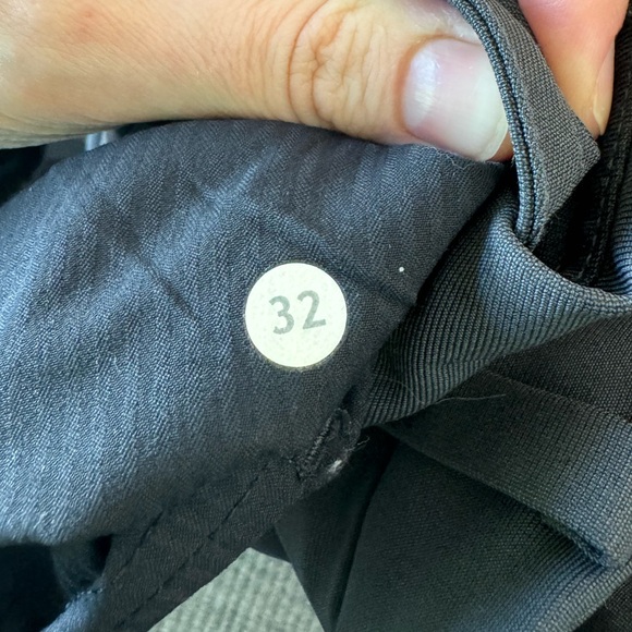 Lululemon ABC Classic Fit Pant Utilitech in Graphite Grey - Picture 6 of 6